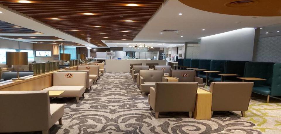 Ambassador Transit Lounge Terminal 3 Hotel Singapore Exterior photo